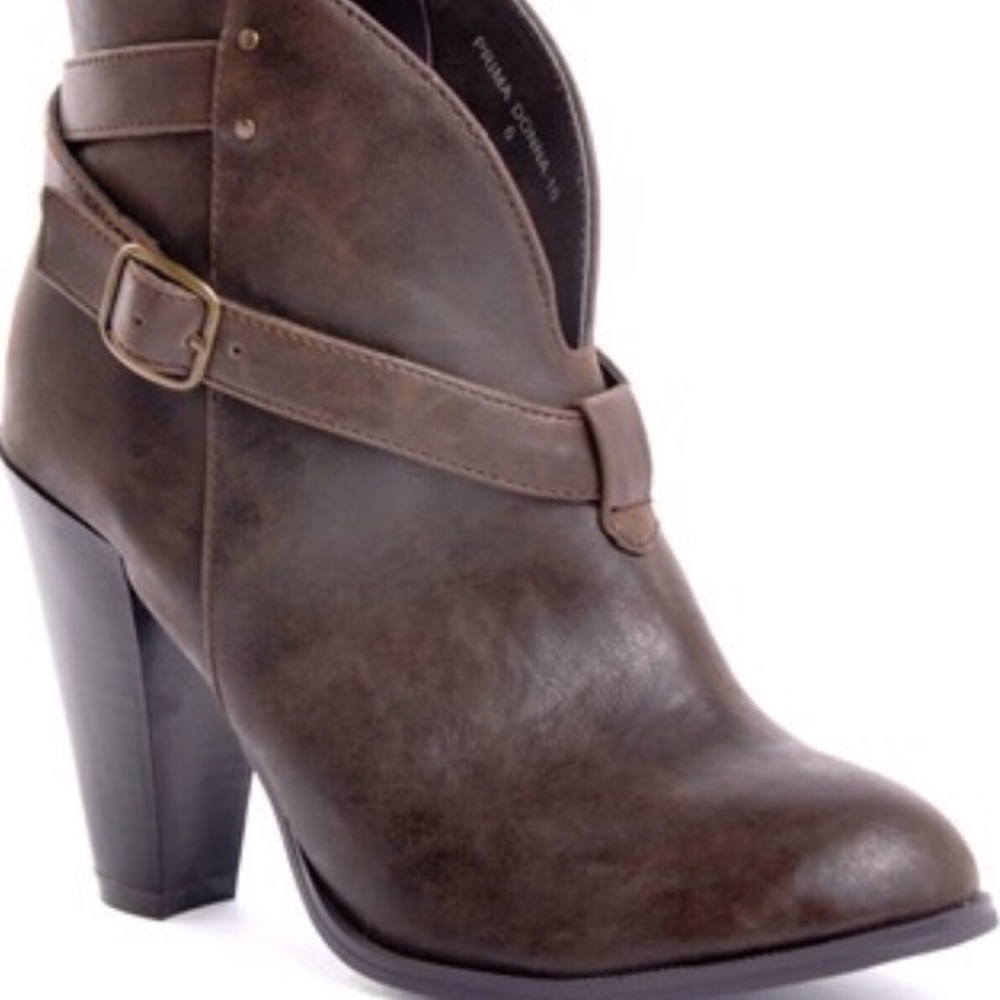 Women’s Brown Leather Heeled Boots Size 8.5 New